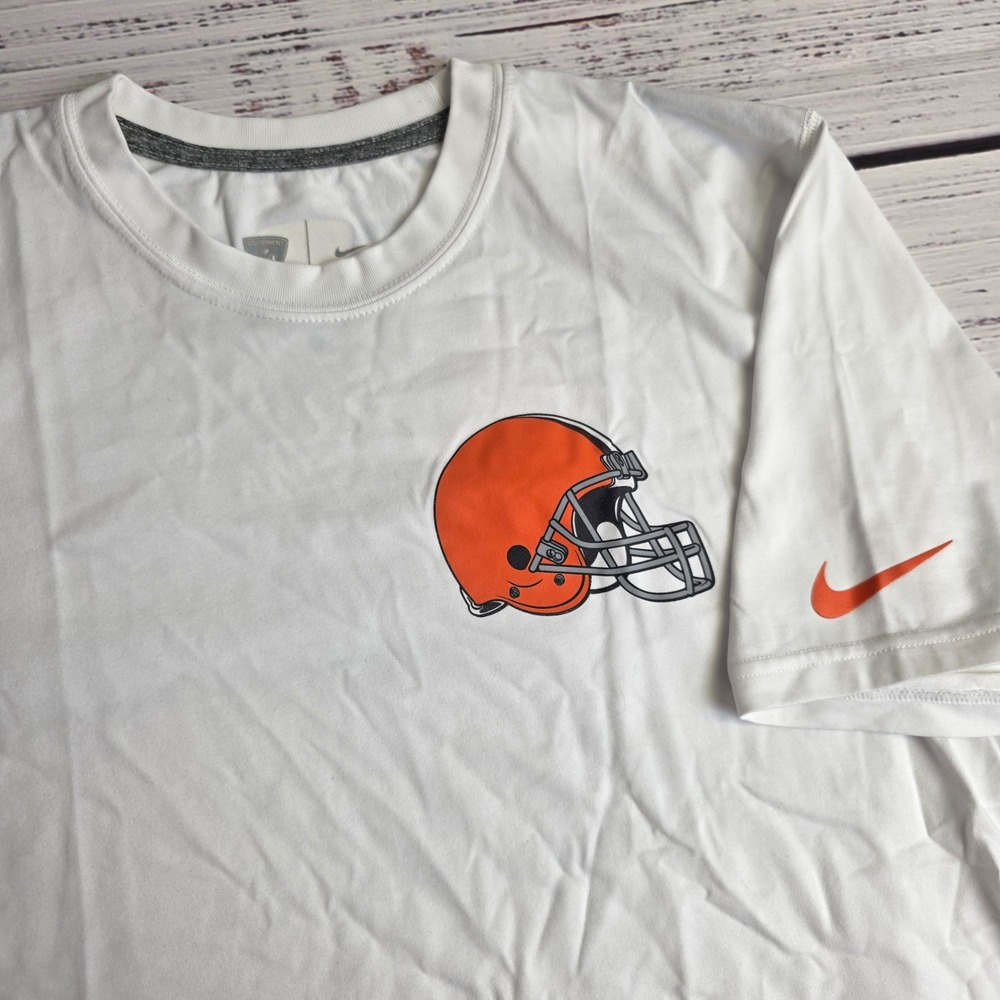 Nike Cleveland Browns NFL Training Dri-FIT White T-Shirt Mens Medium Helmet Logo